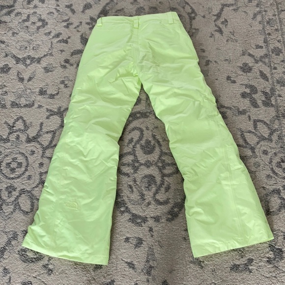 Women’s Hyvent Northface Snowpants - Picture 2 of 5